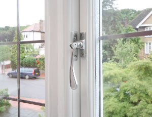 CHOICE OF PERIOD HANDLES